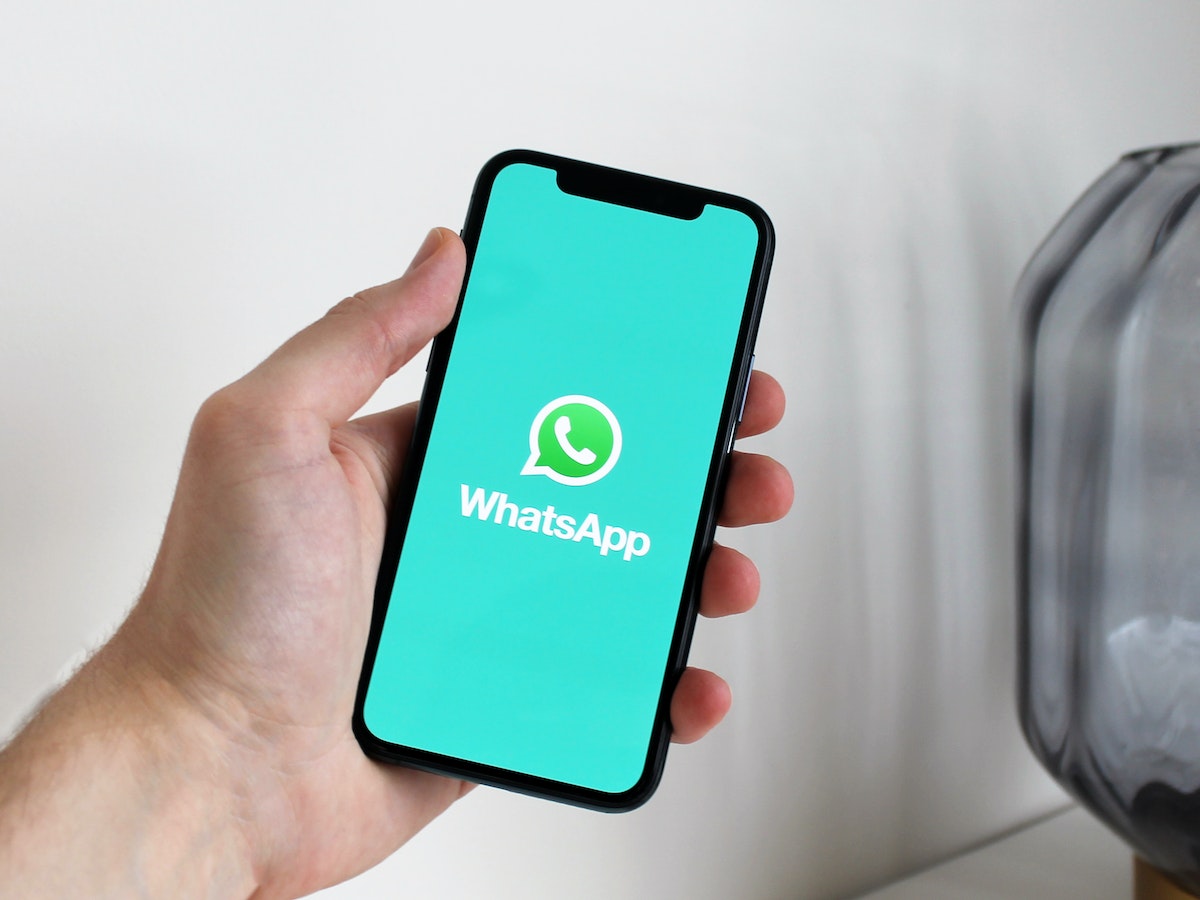 whatsapp smartphone big